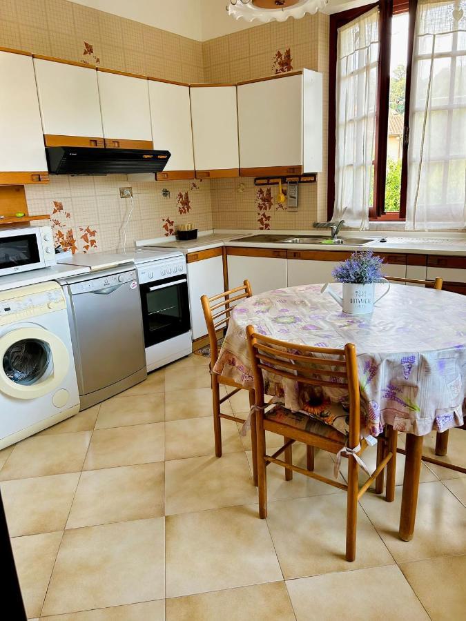 La Casa Del Tiglio Lägenhet Sarzana Exteriör bild